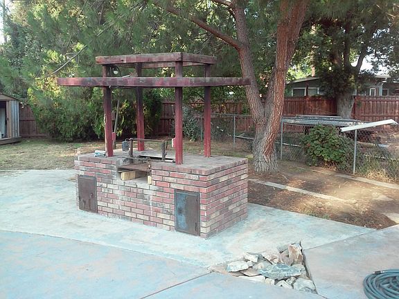 2nd image of 1233 Amelia Ave