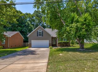 251 Green Hills Dr, Springfield, TN 37172