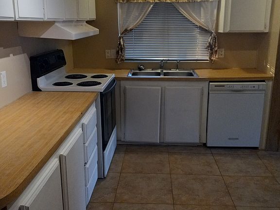3rd image of 19208 N Carnation Dr