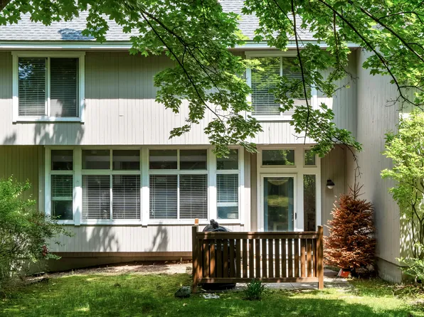 4 Pepperidge Court #4, Simsbury, CT 06070