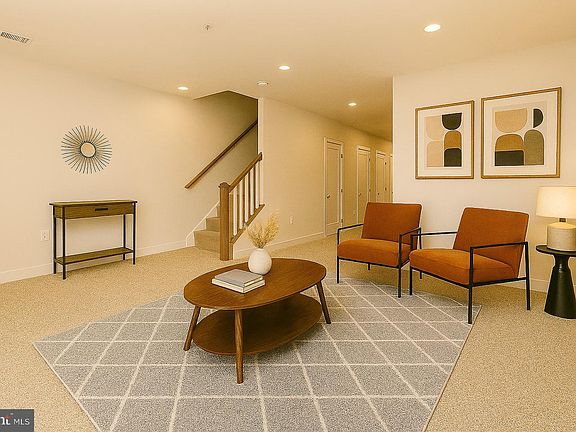 3rd image of 318 Patterson Park Rd