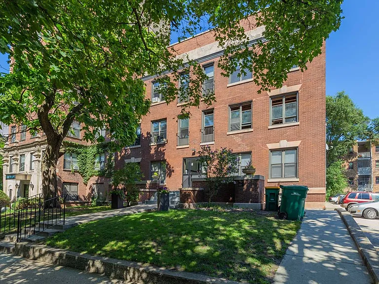 5457-5459 S. Blackstone Avenue — Photo 7