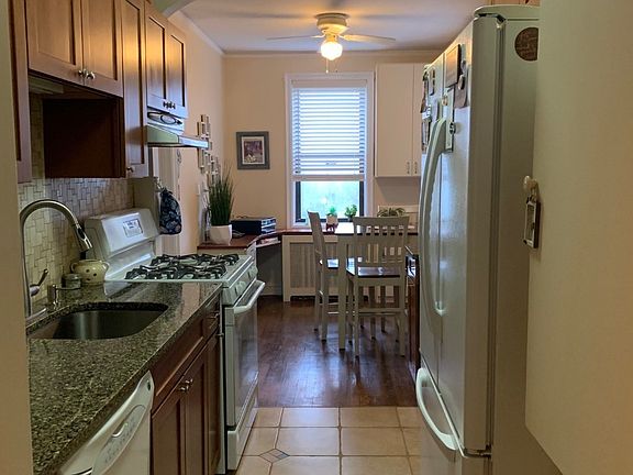 3rd image of 20 William St APT 5D