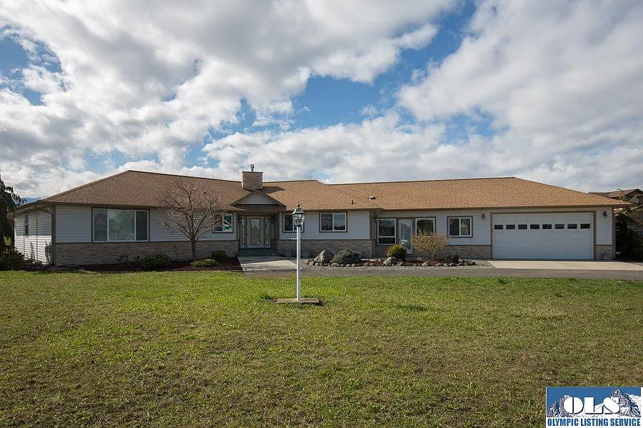 73 Greywolf Rd photo 1
