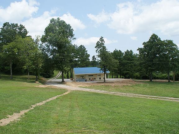 view of the kennel/ house