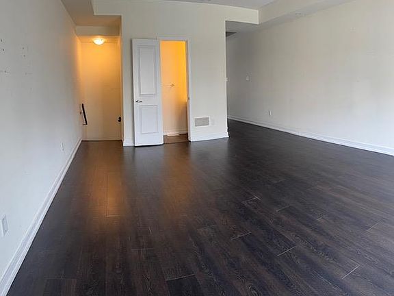 5th image of 166 Squire Cres