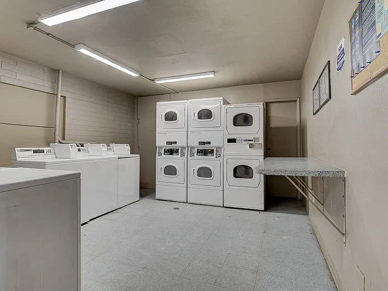 Campus Crossing, Apartments For Rent in Las Vegas
