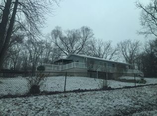 51585 E County Line Rd, Middlebury, IN 46540