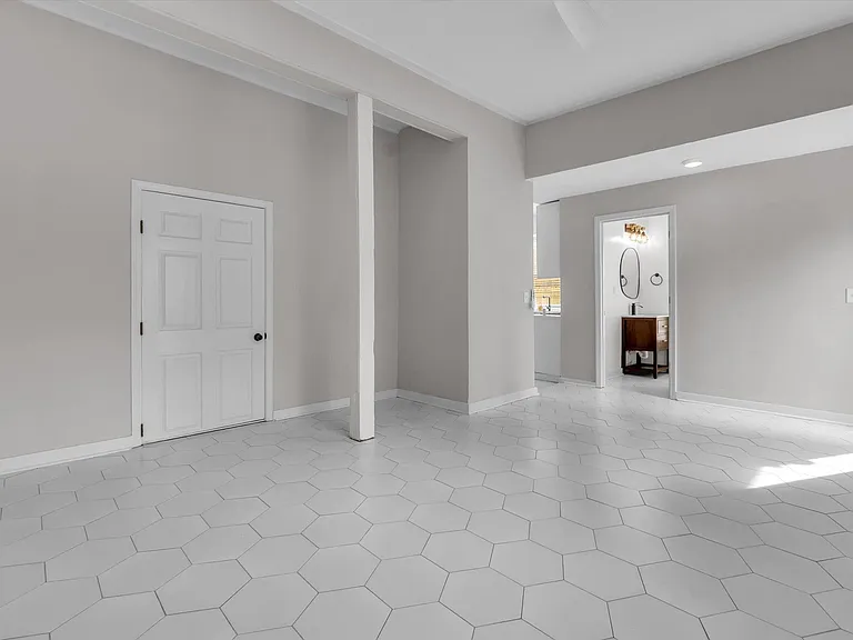 2031 Central Ave — Photo 13