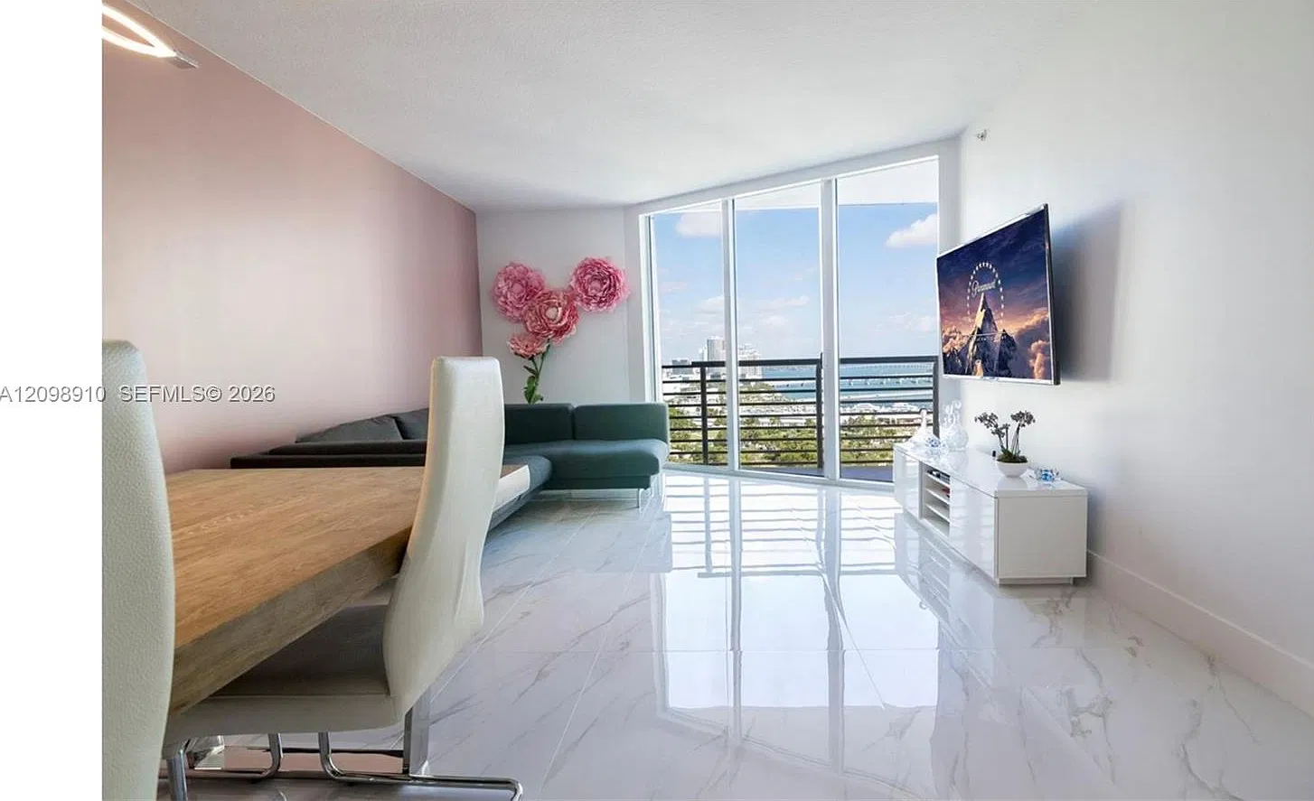 One Miami West Condo — Photo 1
