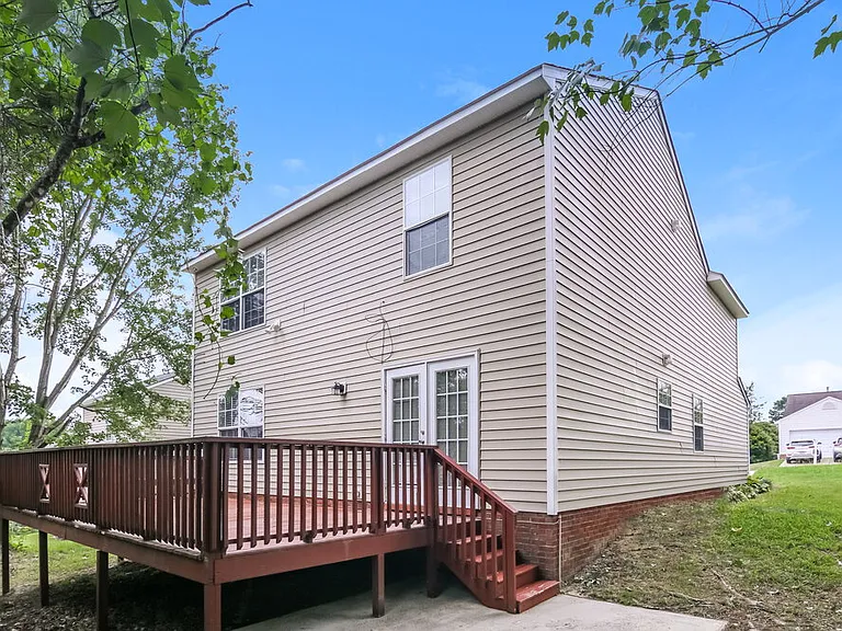 1513 Clover Ridge Ct — Photo 17