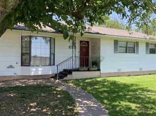 692 Lincoln St, Healdton, OK 73438