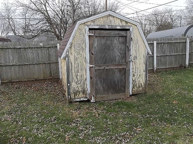 2nd image of 1069 Diehl St