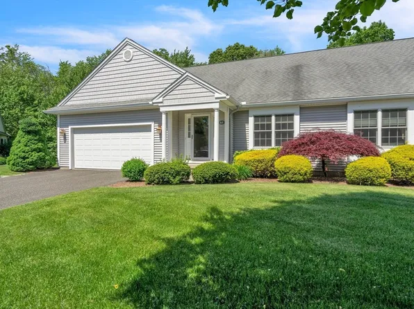63 Shadowbrook Est #63, South Hadley, MA 01075