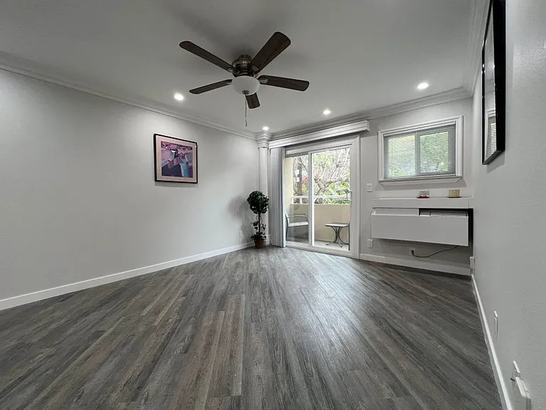 Carmel Heights Apts — Photo 32