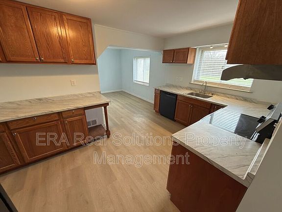 3rd image of 7723 W Chester Rd