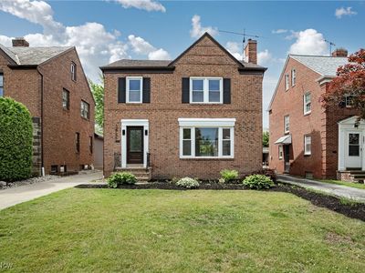 3886 Faversham Rd, University Heights, OH, 44118