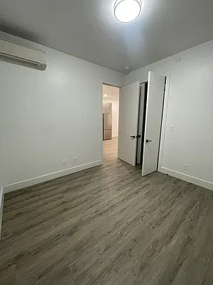 Bedroom, photo 2