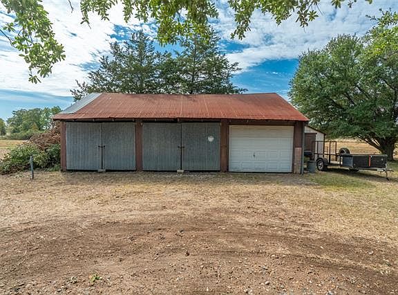 3rd image of 4906 County Road 2244