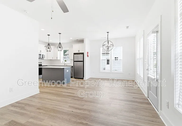 4003 Nairn Dr — Photo 4
