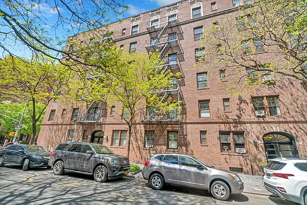 Rented by Avi Nash Associates | media 20