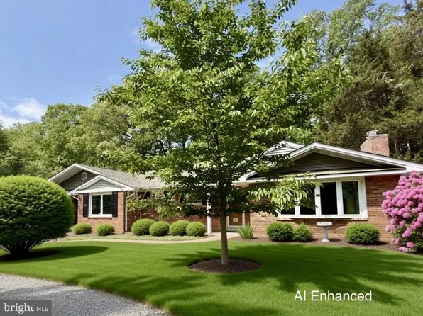 4042 Doveville Ln, Fairfax, VA 22032