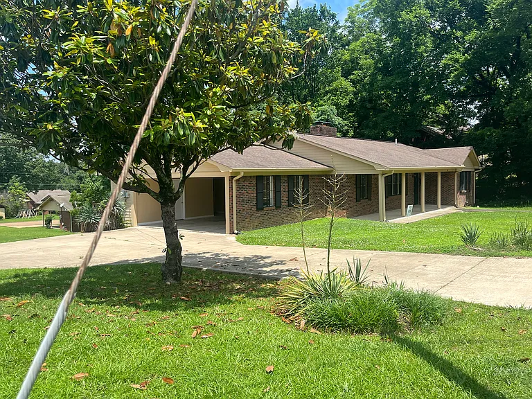 305 Martin Luther King Jr Dr — Photo 2