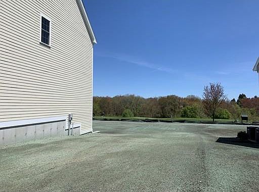 4th image of 97 Magill Dr
