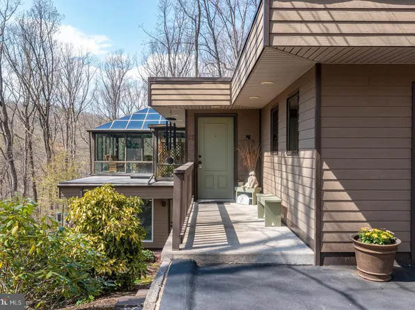 23 Drumheller Dr, Reading, PA 19606