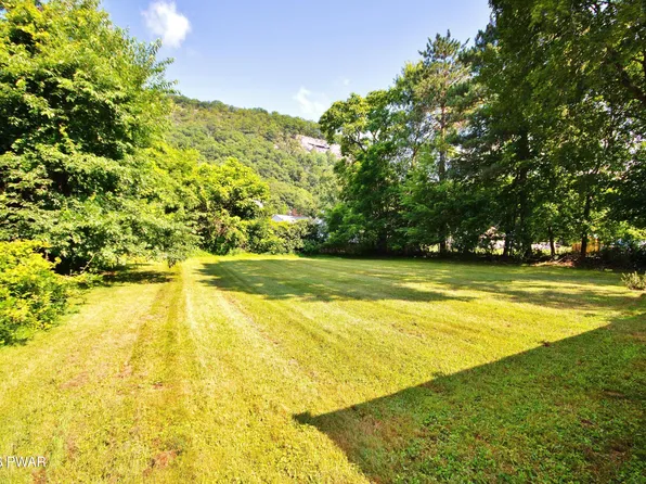 805 Avenue H, Matamoras, PA 18336