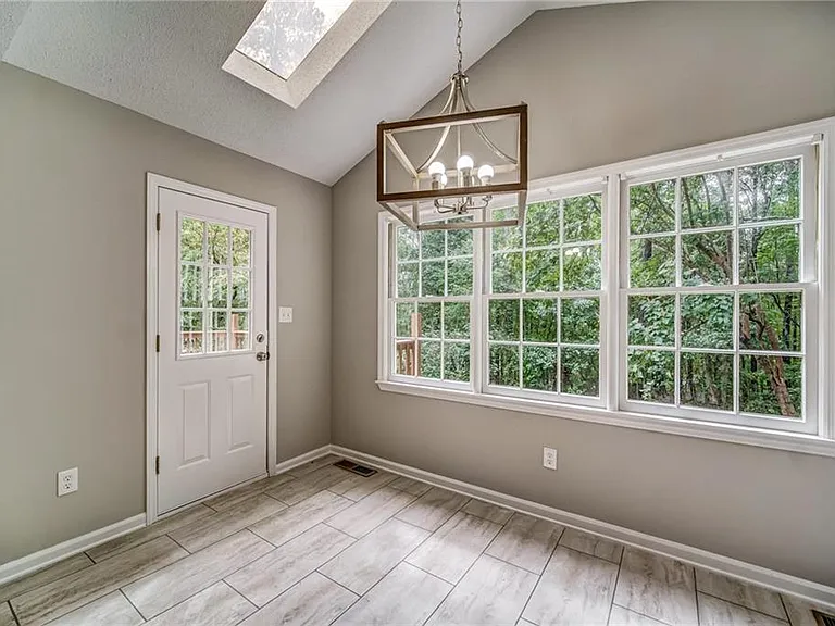 311 Mariner Cir — Photo 8