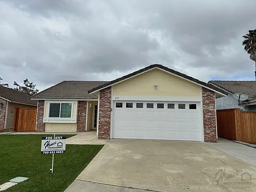 610 Sunset Ct Photo 1