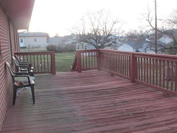 5th image of 227 Lynn Haven Cir