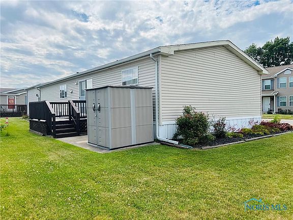 3rd image of 2200 Redbud Ln