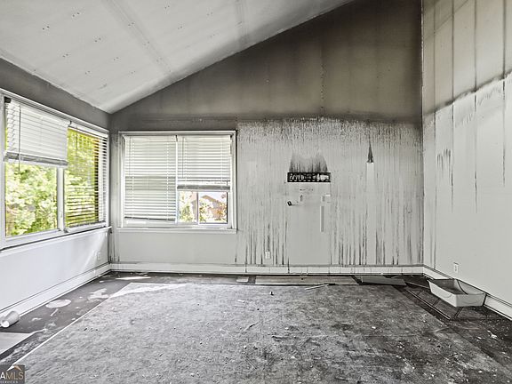 5th image of 2668 Royal Oak Ct