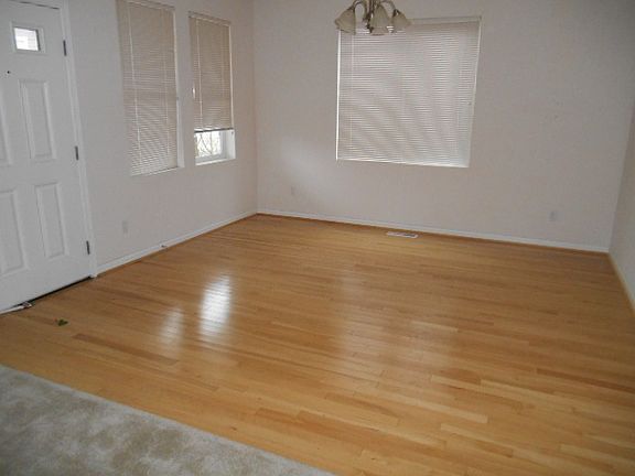 5th image of 8724 26th Pl NE