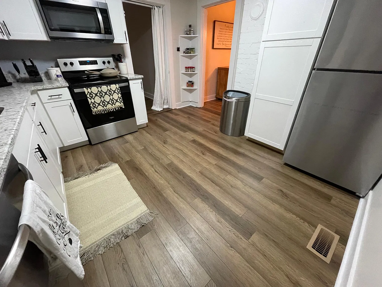 2 bed, 1056 sqft, $1,550 — Photo 3