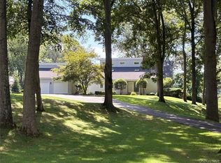 1 Pine Point, Huntington, NY 11743