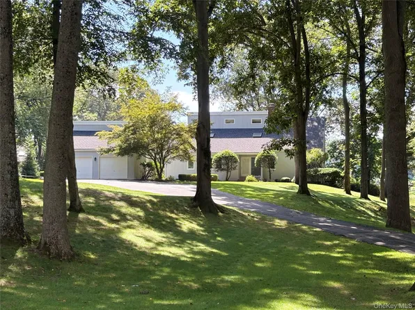 1 Pine Point, Huntington, NY 11743