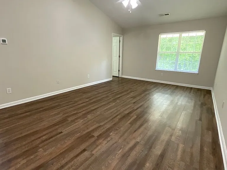 Meridian Park Apartments — Photo 56