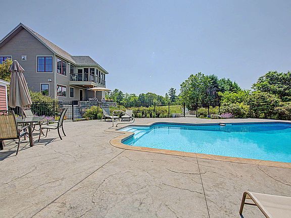 3rd image of 156 Barstow Road