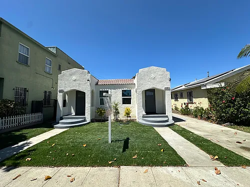 1253 W 65th St Photo 1