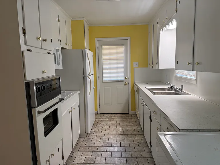 216 Stevens Dr — Photo 16