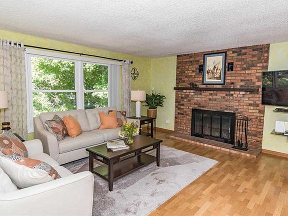 3rd image of 4568 Alber Hill Dr