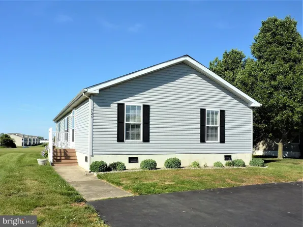 726 Radnor Ln, Smyrna, DE 19977