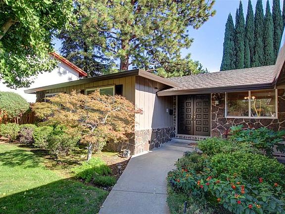 3rd image of 6609 Gloria Dr