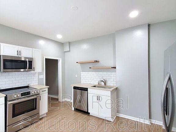 2nd image of 996 Campbell Ave