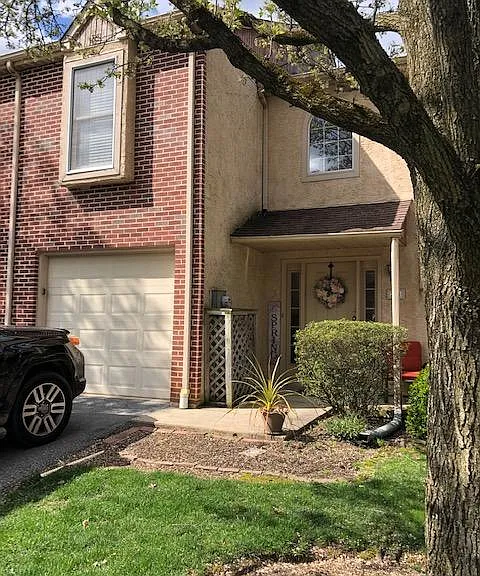 24 White Pine Ct — Photo 1