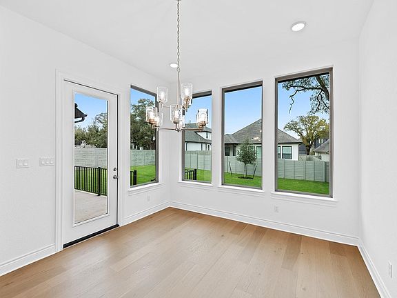 The Deerfield II E Dining Room