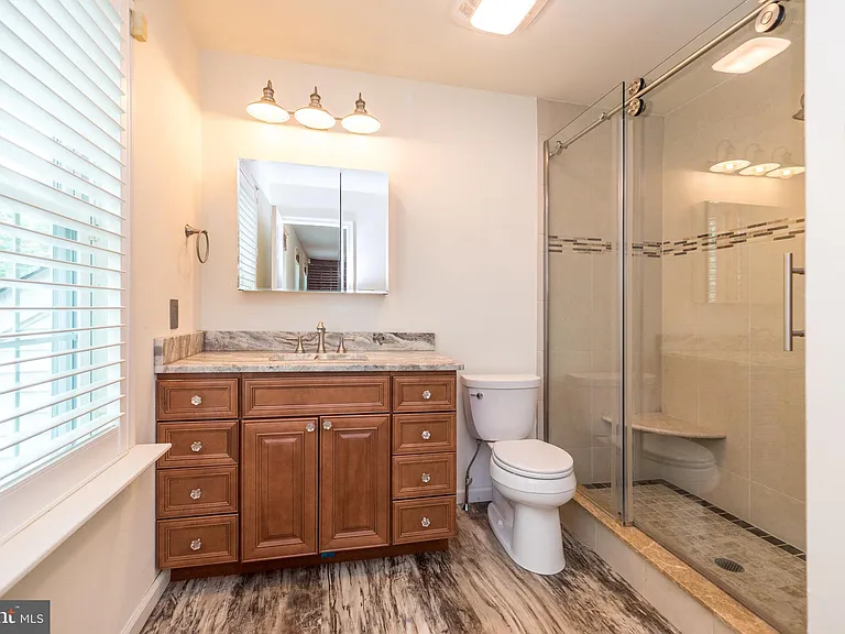 100 Live Oak Dr — Photo 28